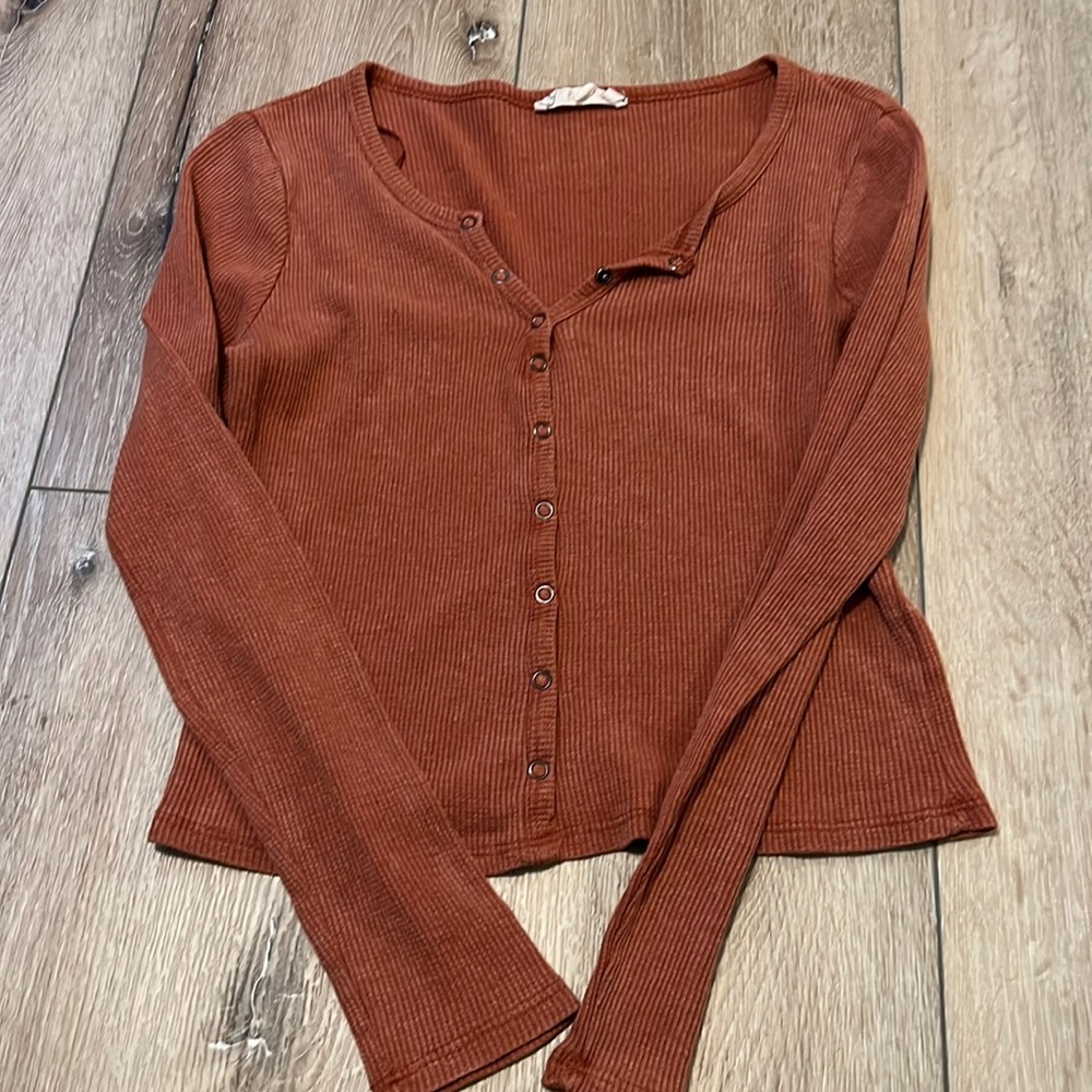 Long sleeve crop top